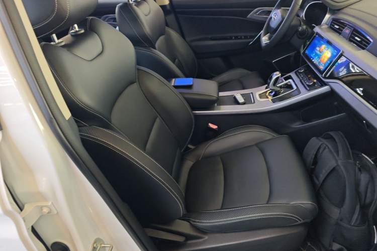 Used Geely Auto Emgrand X7 Sport 2021 Million Edition 1.8TD DCT Two-Wheel Drive Comfort Model Right Front Seat