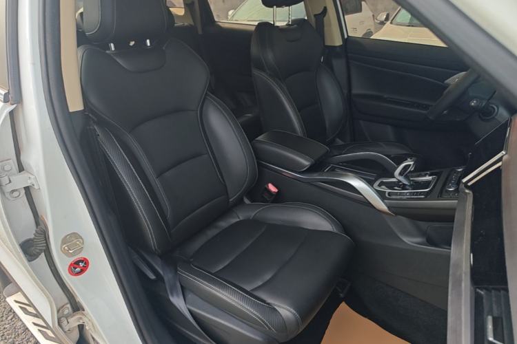 Used Geely Auto Emgrand X7 Sport 2021 Million Edition 1.8TD DCT Two-Wheel Drive Luxury Model Right Front Seat