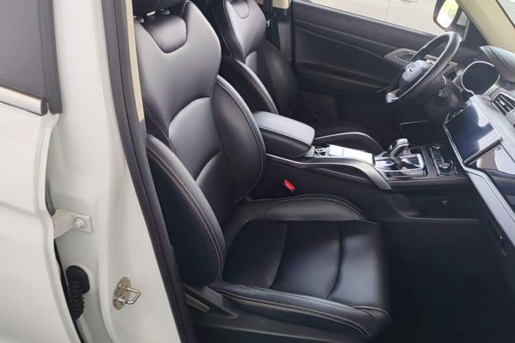 Used Geely Auto Emgrand X7 Sport 2021 Million Edition 1.8TD DCT Two-Wheel Drive Luxury Model Right Front Seat
