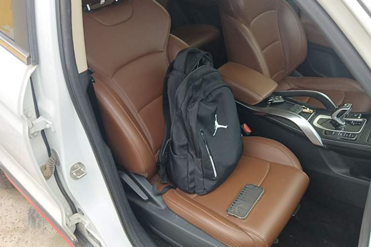 Used Geely Auto Emgrand X7 Sport 2021 1.8TD DCT Two-Wheel Drive Asian Games Edition Right Front Seat