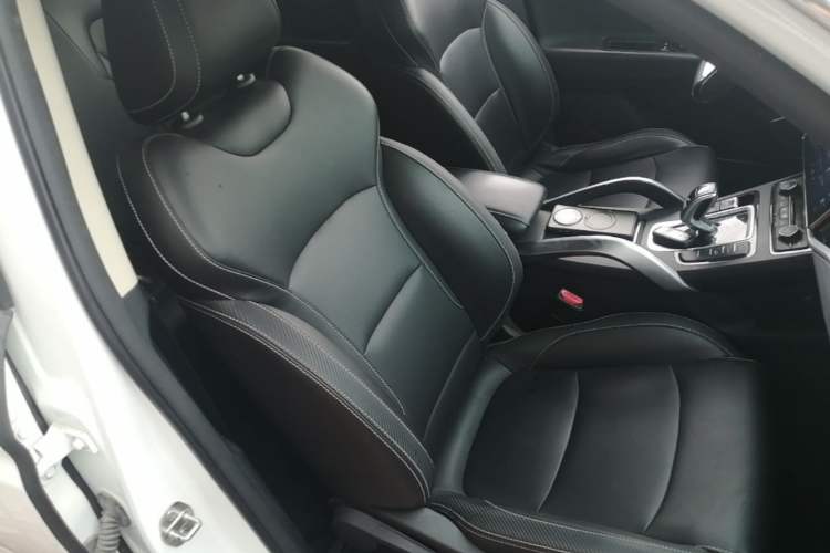 Used Geely Auto Emgrand X7 Sport 2021 Million Edition 1.8TD DCT Two-Wheel Drive Luxury Model Right Front Seat