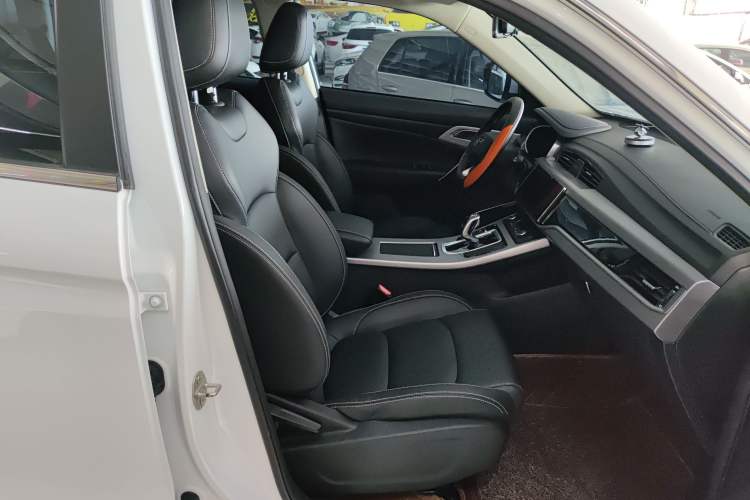 Used Geely Auto Emgrand X7 Sport 2021 Million Edition 1.8TD DCT Two-Wheel Drive Comfort Model Right Front Seat