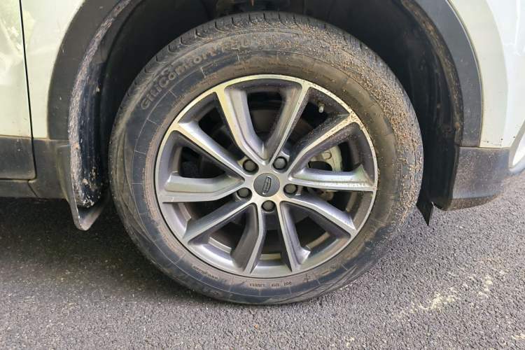 Used Geely Auto Emgrand X7 Sport 2021 Million Edition 1.8TD DCT Two-Wheel Drive Luxury Model Right Front Wheel Hub