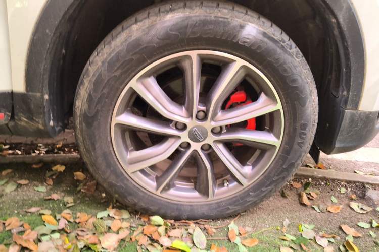 Used Geely Auto Emgrand X7 Sport 2021 1.8TD DCT Two-Wheel Drive Asian Games Comfort Edition Right Front Wheel Hub