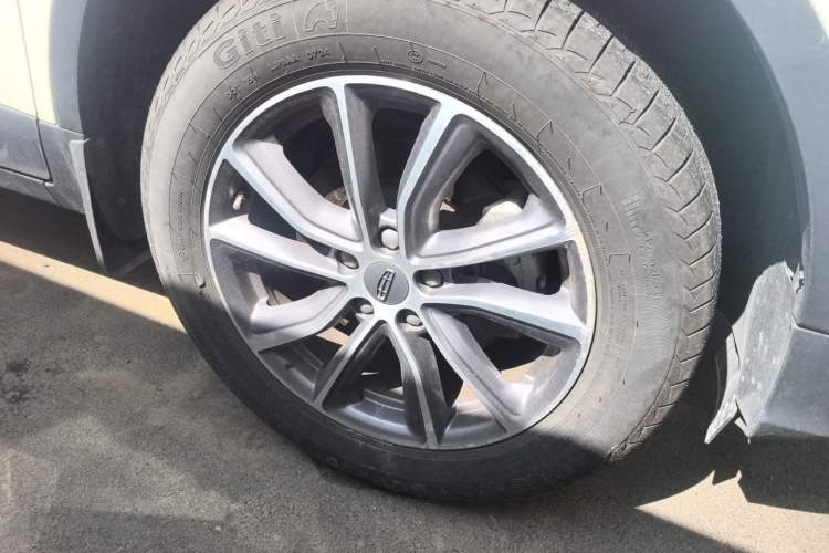 Used Geely Auto Emgrand X7 Sport 2021 Million Edition 1.8TD DCT Two-Wheel Drive Luxury Model Right Front Wheel Hub