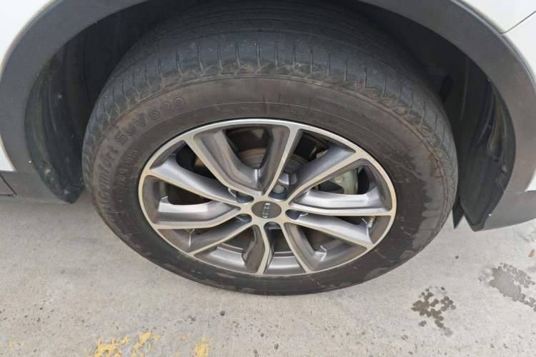 Used Geely Auto Emgrand X7 Sport 2021 Million Edition 1.8TD DCT Two-Wheel Drive Luxury Model Right Front Wheel Hub