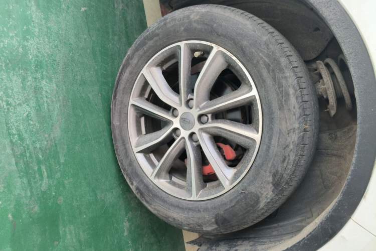 Used Geely Auto Emgrand X7 Sport 2021 1.8TD DCT Two-Wheel Drive Asian Games Comfort Edition Right Front Wheel Hub