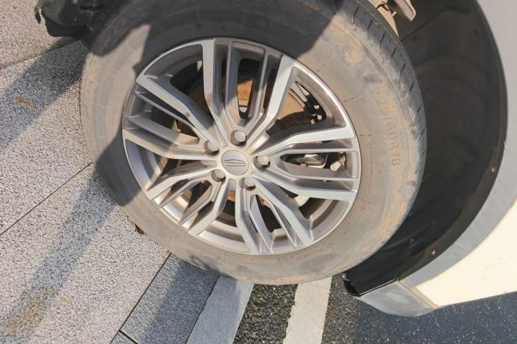 Used Geely Auto Emgrand X7 Sport 2021 Million Edition 1.8TD DCT Two-Wheel Drive Luxury Model Right Front Wheel Hub