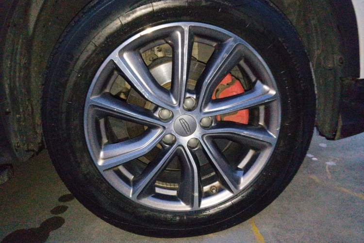 Used Geely Auto Emgrand X7 Sport 2021 1.8TD DCT Two-Wheel Drive Asian Games Edition Right Front Wheel Hub