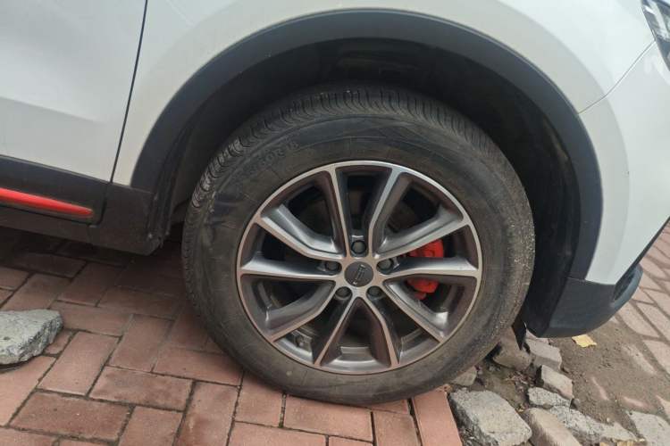Used Geely Auto Emgrand X7 Sport 2021 Million Edition 1.8TD DCT Two-Wheel Drive Luxury Model Right Front Wheel Hub