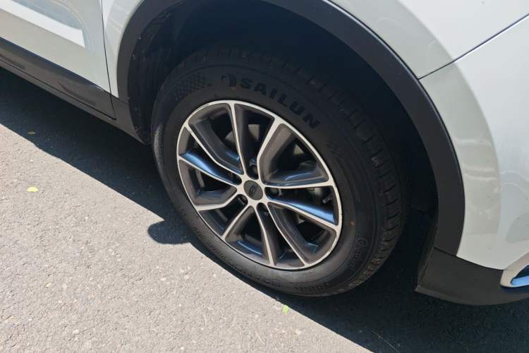 Used Geely Auto Emgrand X7 Sport 2021 Million Edition 1.8TD DCT Two-Wheel Drive Luxury Model Right Front Wheel Hub