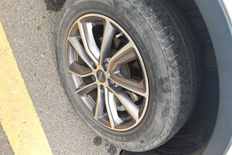 Used Geely Auto Emgrand X7 Sport 2021 Million Edition 1.8TD DCT Two-Wheel Drive Luxury Model Right Front Wheel Hub