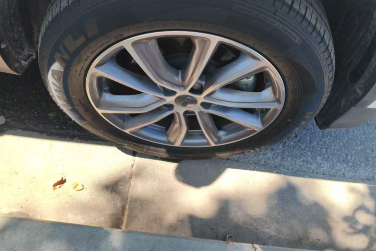 Used Geely Auto Emgrand X7 Sport 2021 Million Edition 1.8TD DCT Two-Wheel Drive Luxury Model Right Front Wheel Hub
