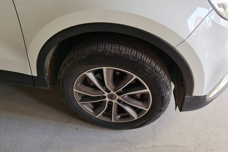 Used Geely Auto Emgrand X7 Sport 2021 Million Edition 1.8TD DCT Two-Wheel Drive Luxury Model Right Front Wheel Hub