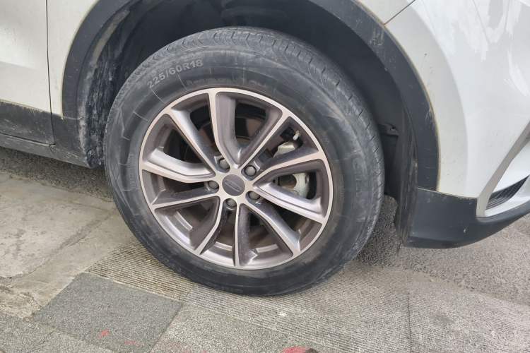 Used Geely Auto Emgrand X7 Sport 2021 Million Edition 1.8TD DCT Two-Wheel Drive Comfort Model Right Front Wheel Hub