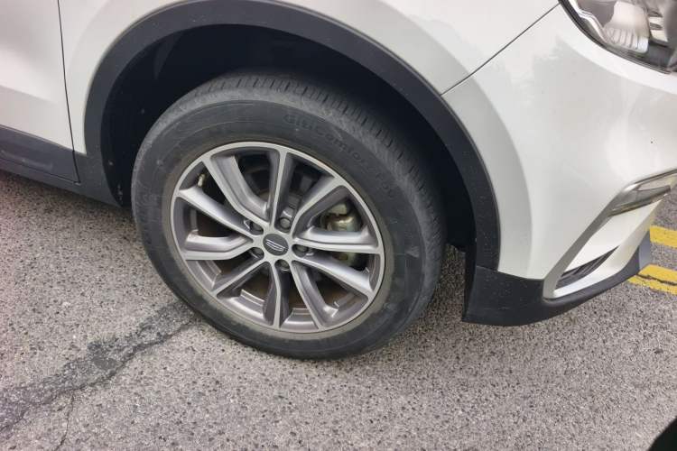 Used Geely Auto Emgrand X7 Sport 2021 Million Edition 1.8TD DCT Two-Wheel Drive Luxury Model Right Front Wheel Hub