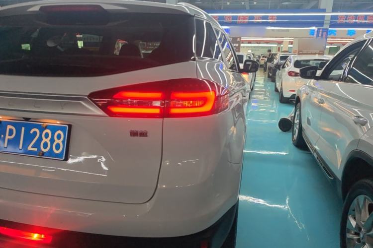 Used Geely Auto Emgrand X7 Sport 2021 Million Edition 1.8TD DCT Two-Wheel Drive Comfort Model Right Rear Taillight