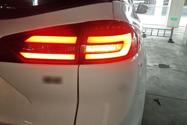 Used Geely Auto Emgrand X7 Sport 2021 1.8TD DCT Two-Wheel Drive Asian Games Edition Right Rear Taillight