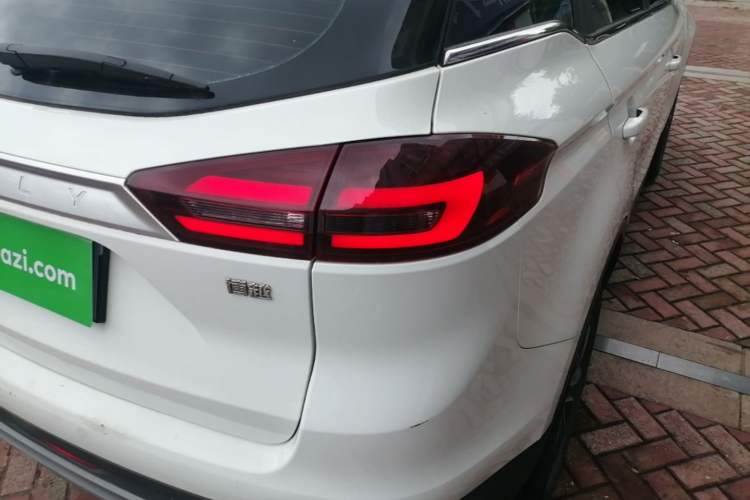Used Geely Auto Emgrand X7 Sport 2021 Million Edition 1.8TD DCT Two-Wheel Drive Luxury Model Right Rear Taillight