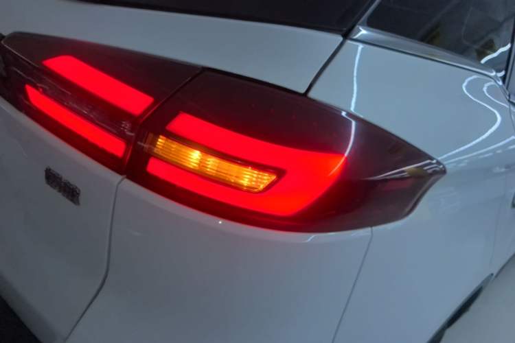 Used Geely Auto Emgrand X7 Sport 2021 1.8TD DCT Two-Wheel Drive Asian Games Edition Right Rear Taillight