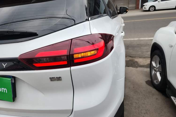 Used Geely Auto Emgrand X7 Sport 2021 1.8TD Manual Two-Wheel Drive Asian Games Edition Right Rear Taillight