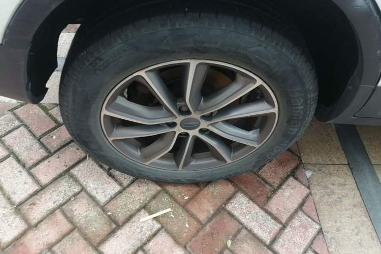 Used Geely Auto Emgrand X7 Sport 2021 Million Edition 1.8TD DCT Two-Wheel Drive Luxury Model Right Rear Wheel Hub