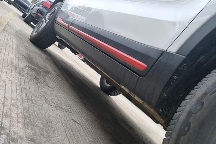 Used Geely Auto Emgrand X7 Sport 2021 1.8TD DCT Two-Wheel Drive Asian Games Comfort Edition Right Side Sill