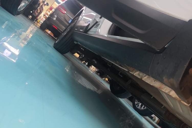 Used Geely Auto Emgrand X7 Sport 2021 Million Edition 1.8TD DCT Two-Wheel Drive Comfort Model Right Side Sill