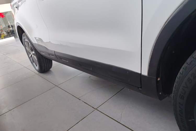 Used Geely Auto Emgrand X7 Sport 2021 Million Edition 1.8TD DCT Two-Wheel Drive Luxury Model Right Side Sill