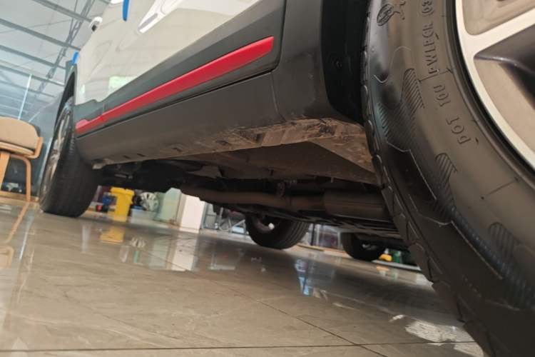Used Geely Auto Emgrand X7 Sport 2021 1.8TD DCT Two-Wheel Drive Asian Games Edition Right Side Sill