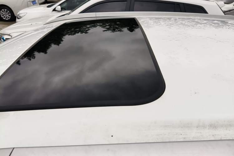Used Geely Auto Emgrand X7 Sport 2021 Million Edition 1.8TD DCT Two-Wheel Drive Luxury Model Roof