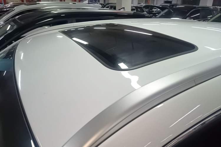 Used Geely Auto Emgrand X7 Sport 2021 Million Edition 1.8TD Manual Two-Wheel Drive Comfort Model Roof