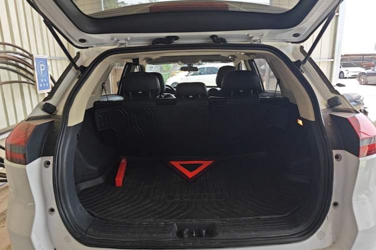 Used Geely Auto Emgrand X7 Sport 2021 Million Edition 1.8TD DCT Two-Wheel Drive Luxury Model Trunk