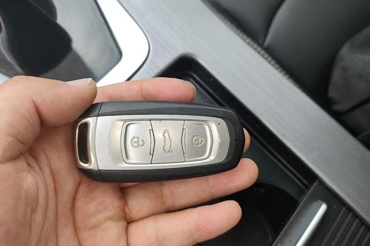 Used Geely Auto Emgrand X7 Sport 2021 1.8TD DCT Two-Wheel Drive Asian Games Comfort Edition Vehicle Key