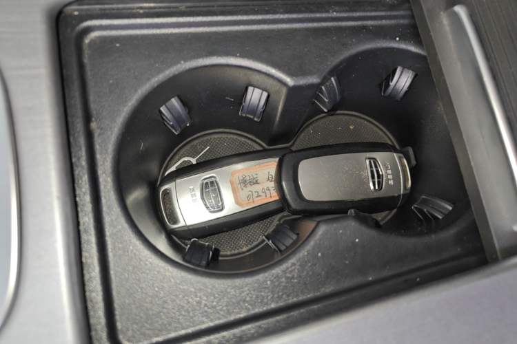 Used Geely Auto Emgrand X7 Sport 2021 Million Edition 1.8TD DCT Two-Wheel Drive Comfort Model Vehicle Key