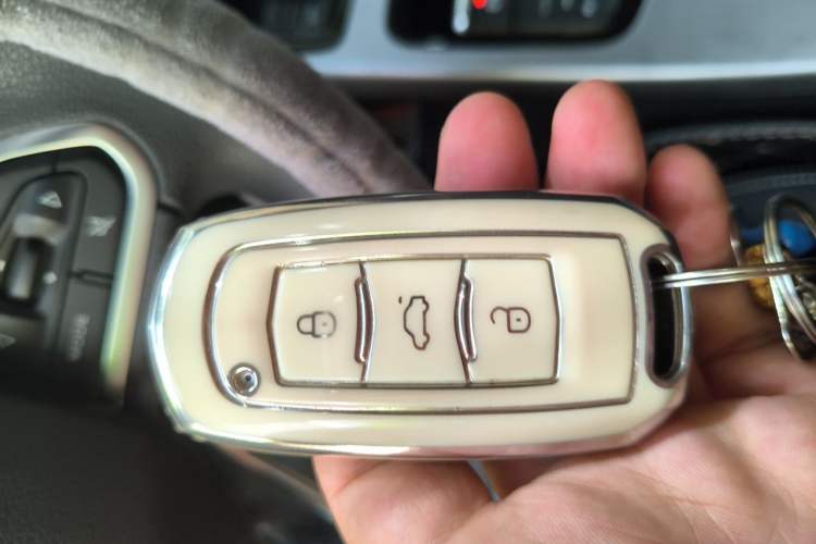 Used Geely Auto Emgrand X7 Sport 2021 1.8TD DCT Two-Wheel Drive Asian Games Comfort Edition Vehicle Key