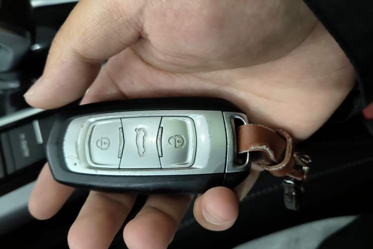 Used Geely Auto Emgrand X7 Sport 2021 1.8TD DCT Two-Wheel Drive Asian Games Comfort Edition Vehicle Key