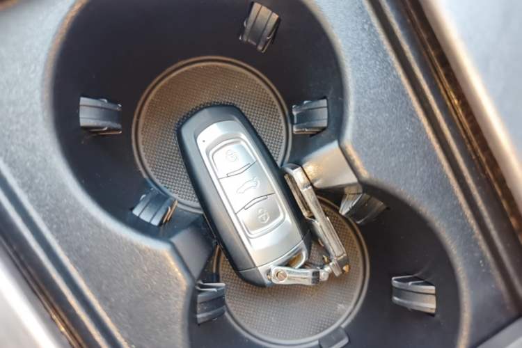 Used Geely Auto Emgrand X7 Sport 2021 1.8TD DCT Two-Wheel Drive Asian Games Comfort Edition Vehicle Key
