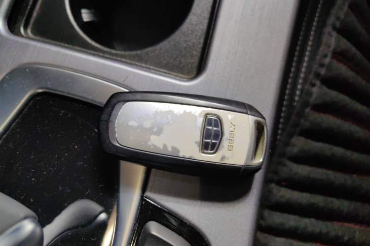 Used Geely Auto Emgrand X7 Sport 2021 1.8TD DCT Two-Wheel Drive Asian Games Comfort Edition Vehicle Key