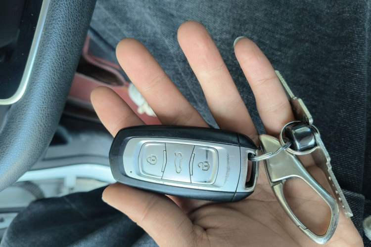 Used Geely Auto Emgrand X7 Sport 2021 1.8TD DCT Two-Wheel Drive Asian Games Comfort Edition Vehicle Key