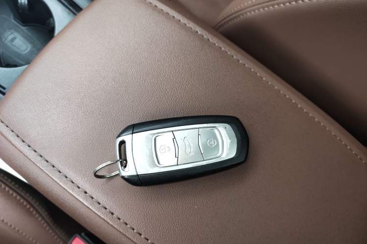Used Geely Auto Emgrand X7 Sport 2021 1.8TD DCT Two-Wheel Drive Asian Games Edition Vehicle Key