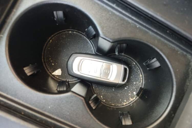 Used Geely Auto Emgrand X7 Sport 2021 1.8TD DCT Two-Wheel Drive Asian Games Edition Vehicle Key