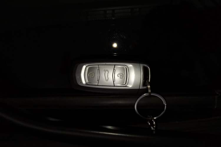 Used Geely Auto Emgrand X7 Sport 2021 1.8TD DCT Two-Wheel Drive Asian Games Edition Vehicle Key