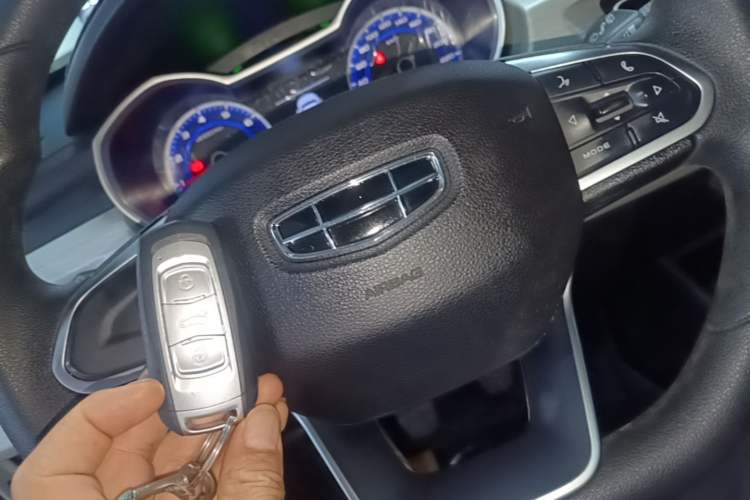 Used Geely Auto Emgrand X7 Sport 2021 Million Edition 1.8TD Manual Two-Wheel Drive Comfort Model Vehicle Key