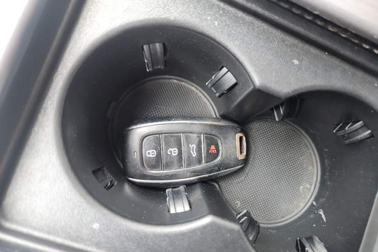 Used Geely Auto Emgrand X7 Sport 2021 1.8TD Manual Two-Wheel Drive Asian Games Edition Vehicle Key