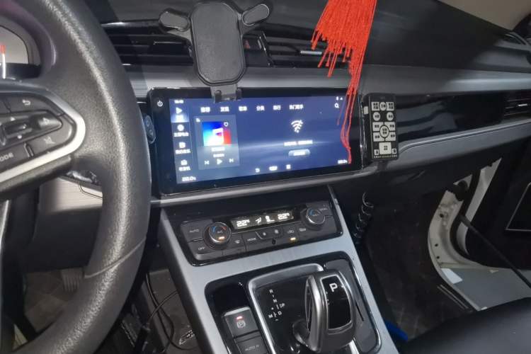 Used Geely Auto Emgrand X7 Sport 2021 1.8TD DCT Two-Wheel Drive Asian Games Comfort Edition Audio And AC Panel