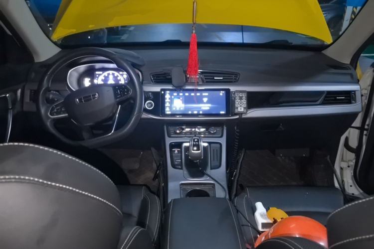 Used Geely Auto Emgrand X7 Sport 2021 1.8TD DCT Two-Wheel Drive Asian Games Comfort Edition Center Console