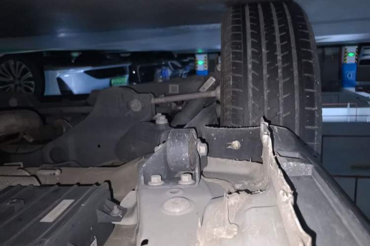 Used Geely Auto Emgrand X7 Sport 2021 1.8TD DCT Two-Wheel Drive Asian Games Comfort Edition Chassis Front Left