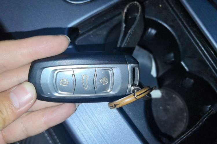 Used Geely Auto Emgrand X7 Sport 2021 1.8TD DCT Two-Wheel Drive Asian Games Comfort Edition Vehicle Key