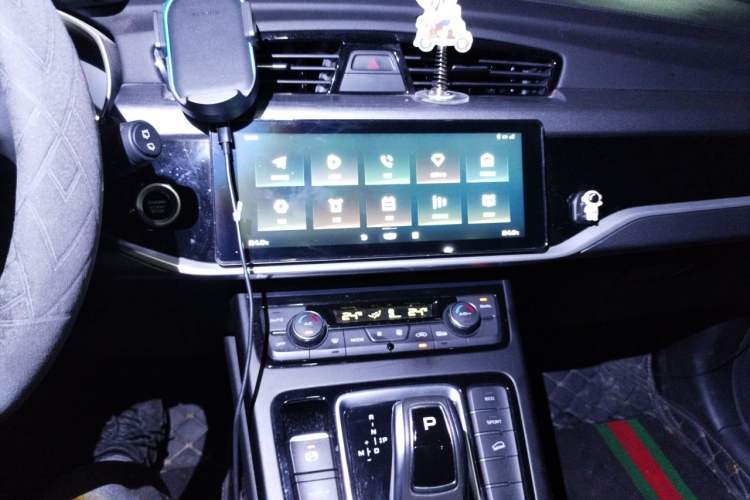 Used Geely Auto Emgrand X7 Sport 2022 1.8TD DCT Zhiya Trim Audio And AC Panel